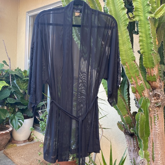 Natori sheer black robe - Picture 3 of 11